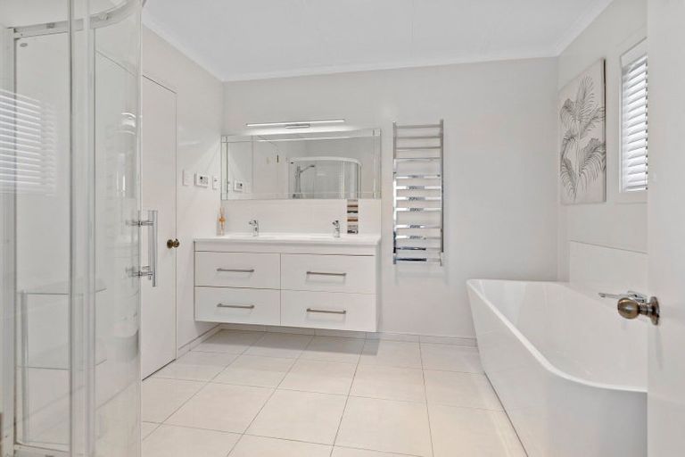 Photo of property in 64 Stableford Drive, Pyes Pa, Tauranga, 3112