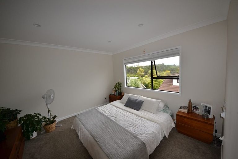 Photo of property in 2/42 Aberdeen Road, Campbells Bay, Auckland, 0620