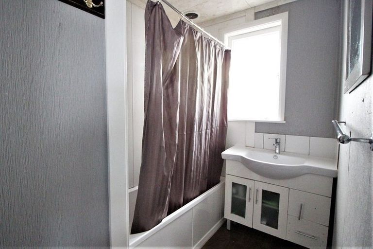 Photo of property in 2 Perry Place, Bader, Hamilton, 3206