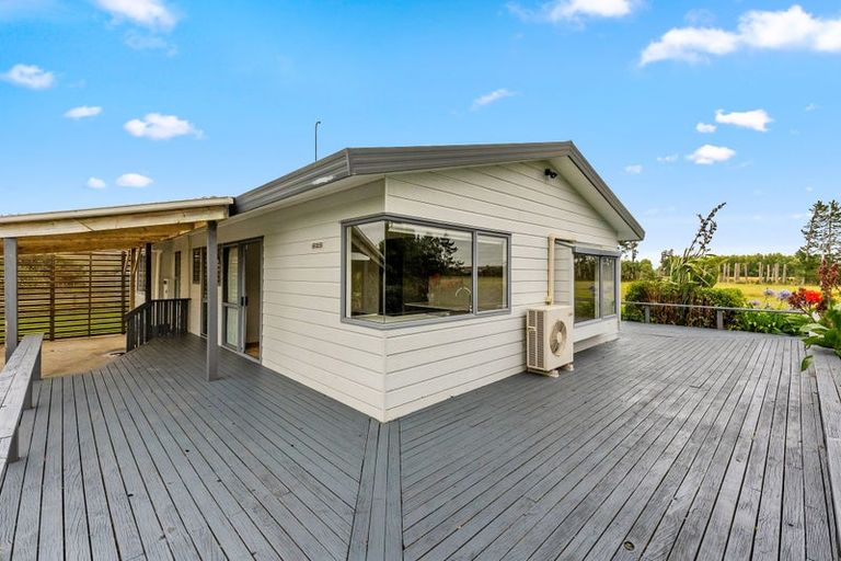 Photo of property in 331 South Head Road, South Head, Helensville, 0874