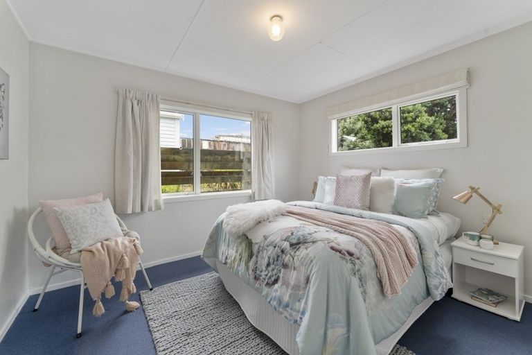 Photo of property in 2 Karaka Street, Otaki Beach, Otaki, 5512