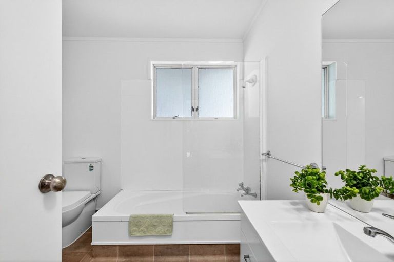 Photo of property in 12 Tokomaru Drive, Havelock North, 4130