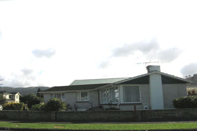 Photo of property in 30 Holyoake Crescent, Avalon, Lower Hutt, 5011