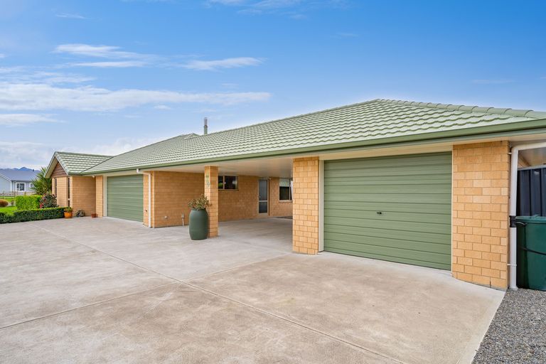 Photo of property in 24 Mill Grove, Clareville, Carterton, 5713