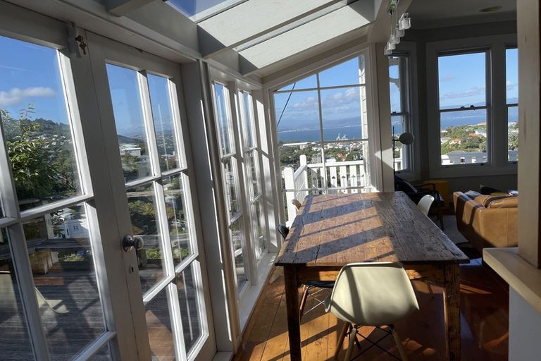 Photo of property in 82 Moana Road, Kelburn, Wellington, 6012