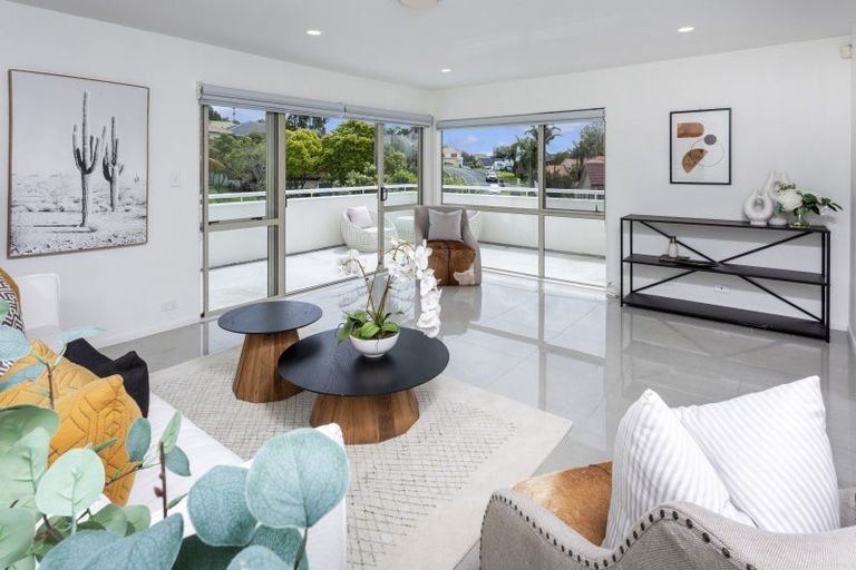 Photo of property in 46 Goldfinch Rise, Unsworth Heights, Auckland, 0632