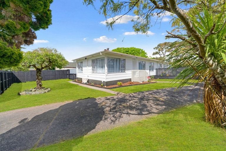 Photo of property in 1/10 Gloaming Place, Conifer Grove, Takanini, 2112