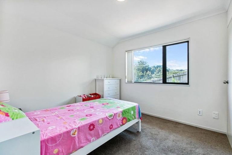 Photo of property in 121 Keri Vista Rise, Papakura, 2110