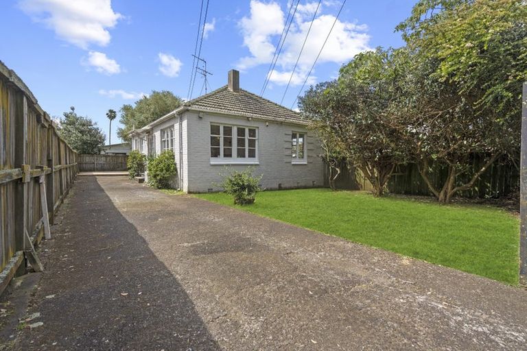 Photo of property in 36 Anderson Avenue, Point England, Auckland, 1072