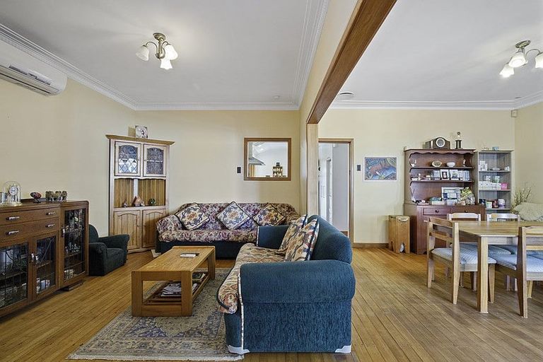 Photo of property in 17 Howden Street, Waiuku, 2123