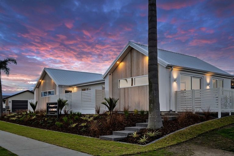 Photo of property in 2 Serrata Close, Papamoa Beach, Papamoa, 3118