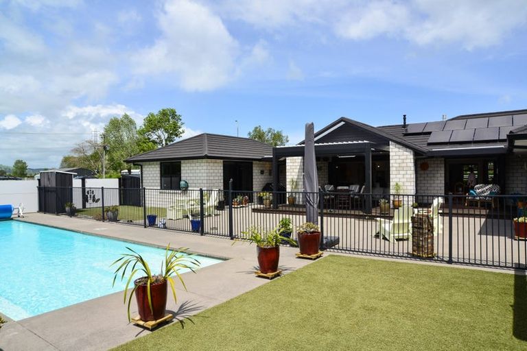 Photo of property in 2 Alan Livingston Drive, Cambridge, 3434