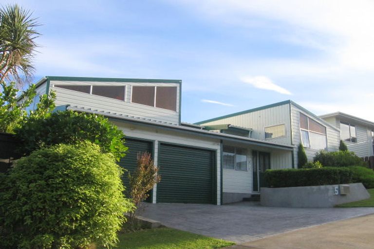 Photo of property in 5 Lauderdale Road, Papakowhai, Porirua, 5024