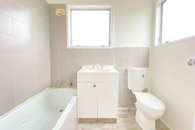 Photo of property in 4 Vimy Place, Mangere, Auckland, 2022