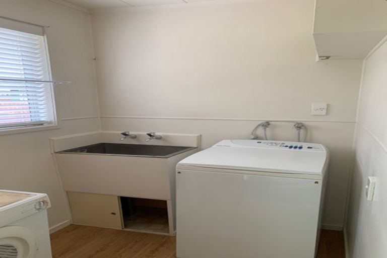 Photo of property in 23 Salamanca Road, Sunnynook, Auckland, 0620