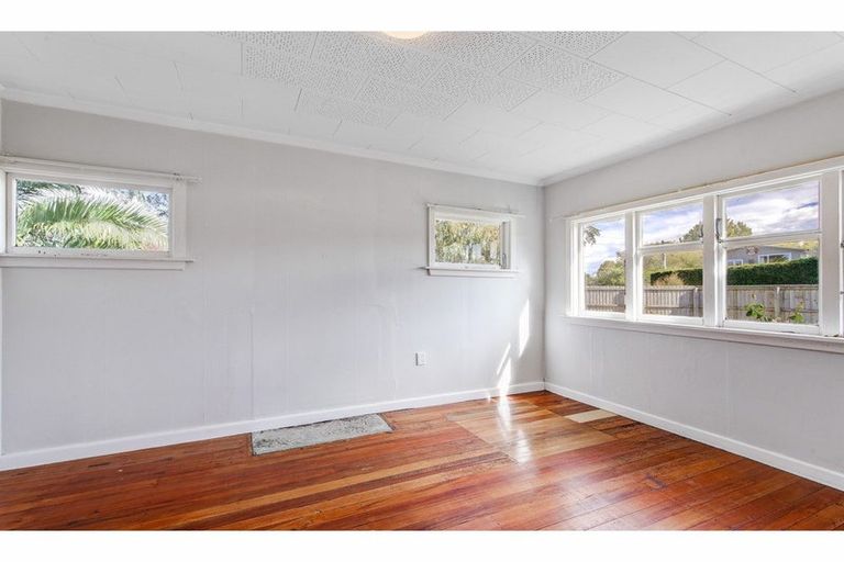 Photo of property in 29 Stalkers Road, Woodend Beach, Woodend, 7691