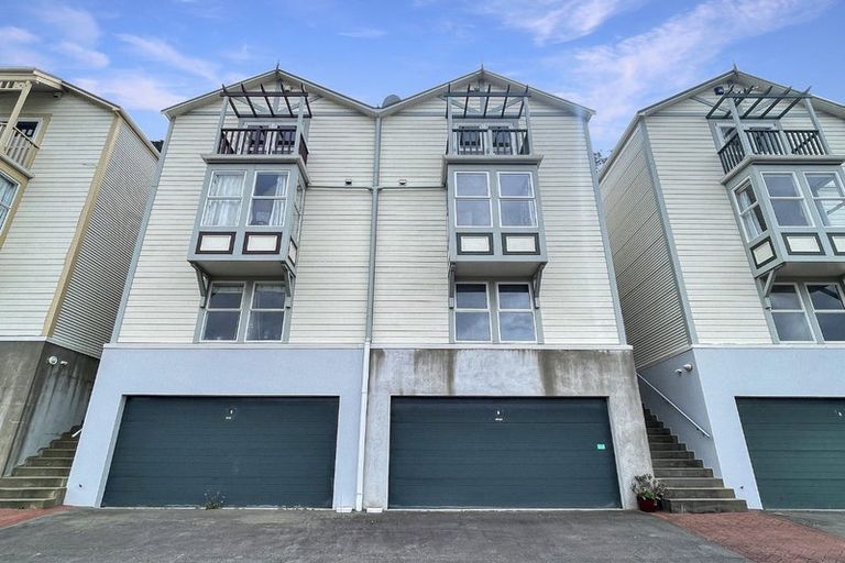 Photo of property in 153e Grant Road, Thorndon, Wellington, 6011