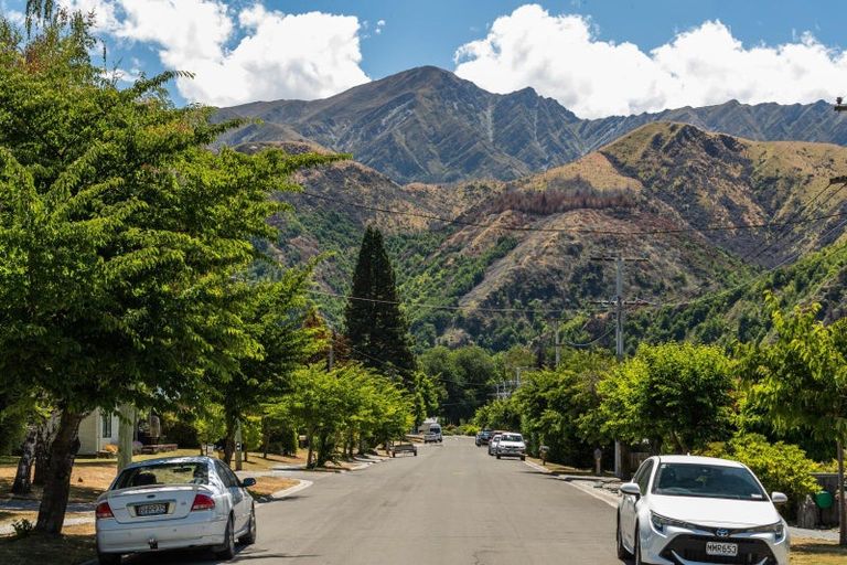 Photo of property in 35 Devon Street, Arrowtown, 9302