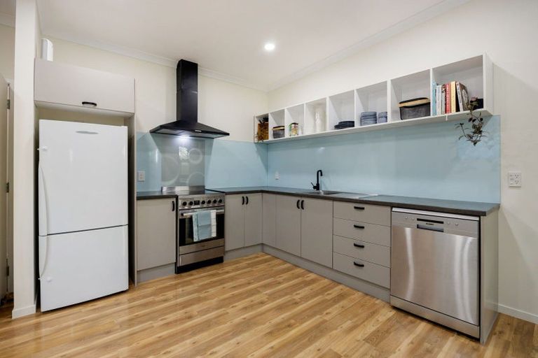 Photo of property in 27a Kenney Crescent, Fairfield, Hamilton, 3214