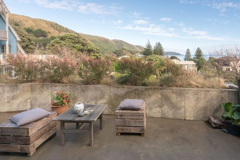 Photo of property in 18 Beach Road, Paekakariki, 5034