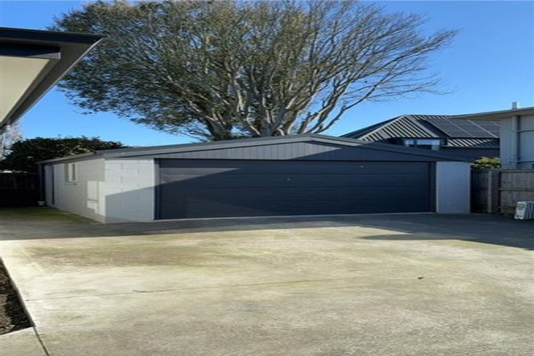 Photo of property in 2/145 Grahams Road, Burnside, Christchurch, 8053