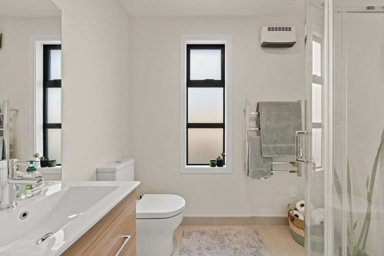 Photo of property in 6 Rill Lane, Jacks Point, 9371