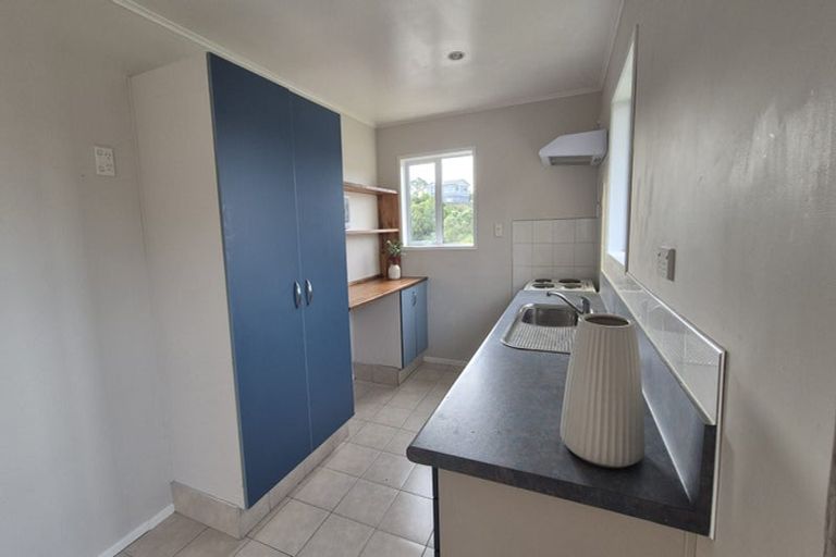 Photo of property in 68 Gloaming Hill, Titahi Bay, Porirua, 5022