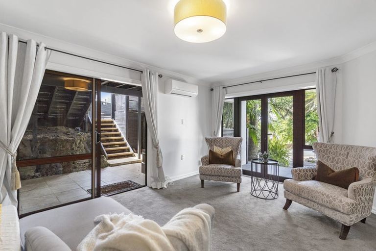 Photo of property in 55 Seaton Road, Murrays Bay, Auckland, 0630