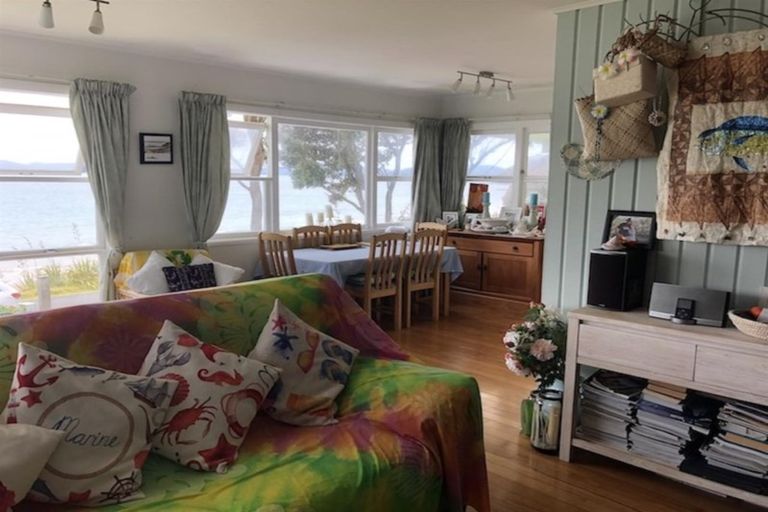 Photo of property in 137 Long Beach Road, Russell, 0202