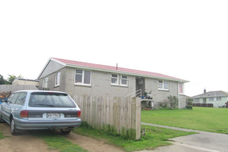 Photo of property in 5 Caduceus Place, Ascot Park, Porirua, 5024