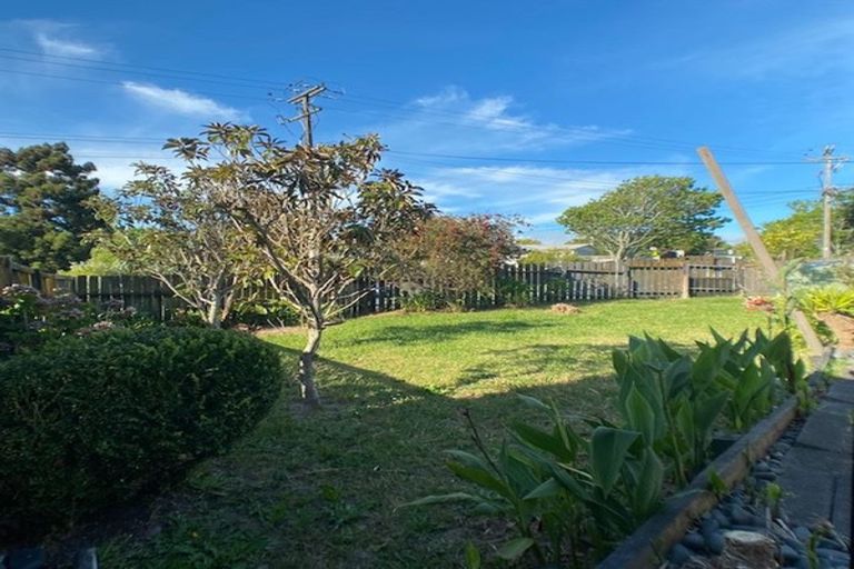 Photo of property in 95 View Road, Henderson, Auckland, 0612