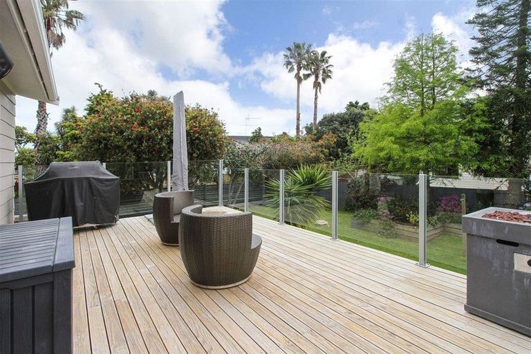 Photo of property in 29 Taihiki Road, Clarks Beach, 2122