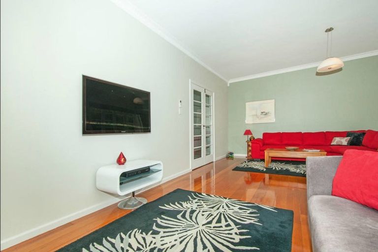 Photo of property in 2 Sherwood Street, Woburn, Lower Hutt, 5010