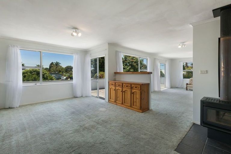Photo of property in 17 Athenree Road, Athenree, Katikati, 3177