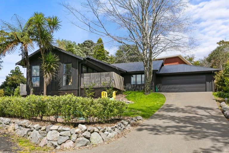 Photo of property in 100 Carthew Street, Okato, 4335