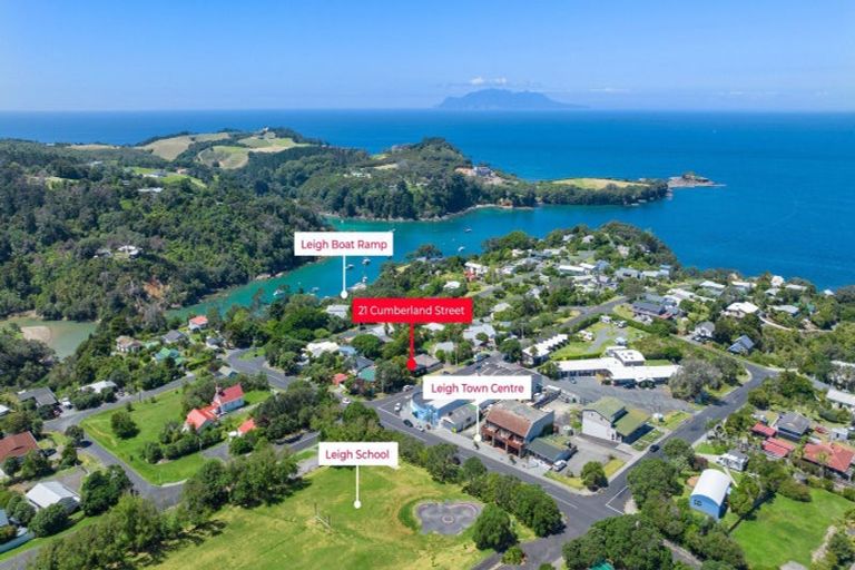 Photo of property in 21 Cumberland Street, Leigh, 0985