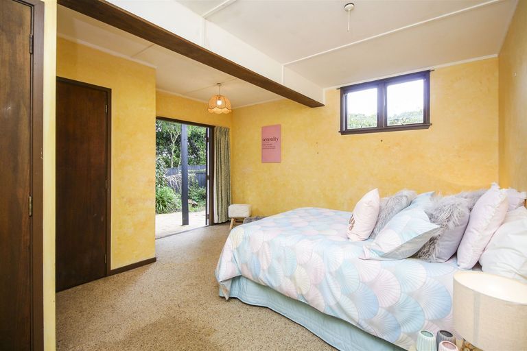Photo of property in 83 Waima Crescent, Titirangi, Auckland, 0604