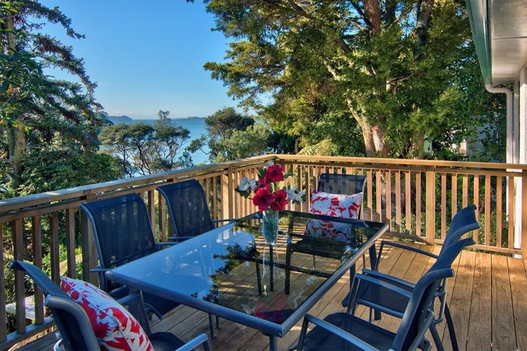 Photo of property in 23 Wood Bay Road, Titirangi, Auckland, 0604