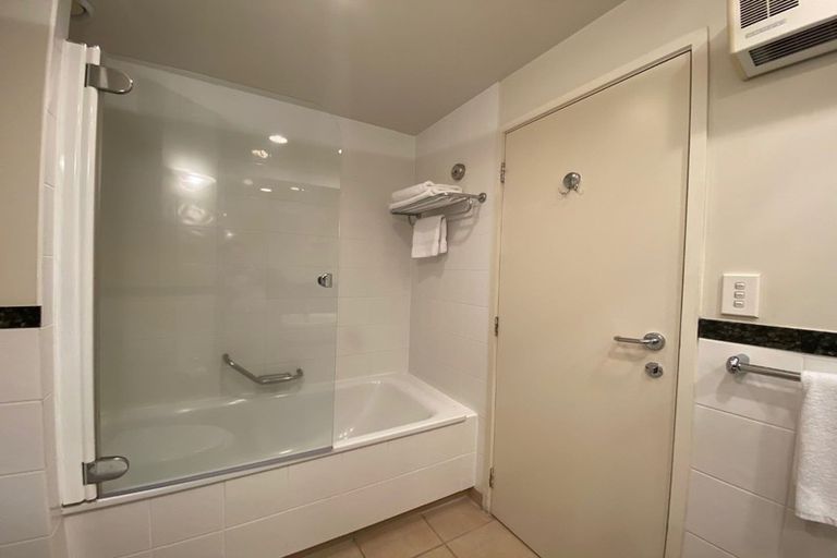 Photo of property in The Duxton Hotel Apartments, 6p/100 Greys Avenue, Auckland Central, Auckland, 1010