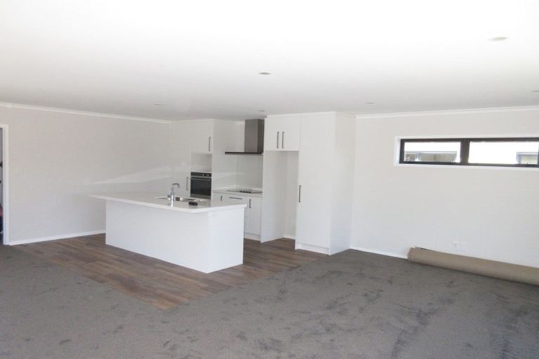 Photo of property in 5 Pattullo Crescent, Wallaceville, Upper Hutt, 5018