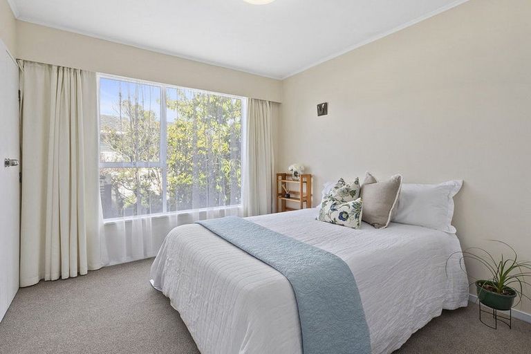 Photo of property in 3 Solander Place, Whitby, Porirua, 5024