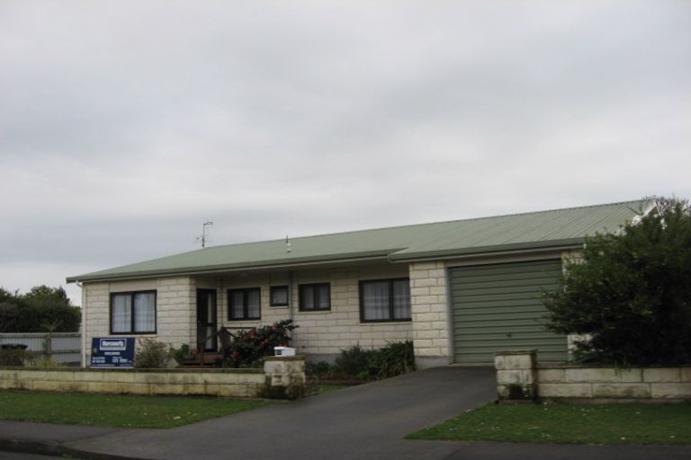 Photo of property in 28 Feary Crescent, Takaka, 7110