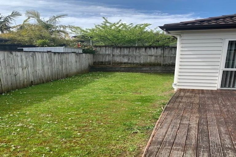 Photo of property in 22 Stamford Crescent, Flat Bush, Auckland, 2019