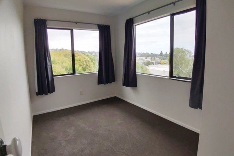 Photo of property in 1/1 Argyle Road, Browns Bay, Auckland, 0630