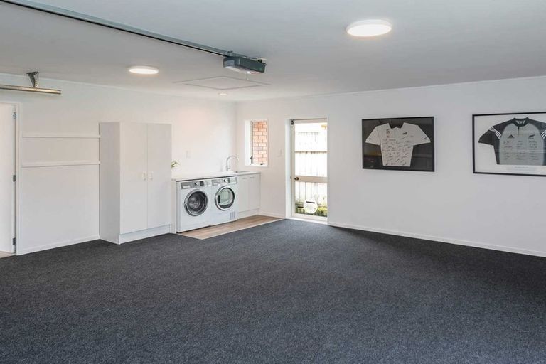 Photo of property in 2/23 Tarnica Road, Northpark, Auckland, 2013