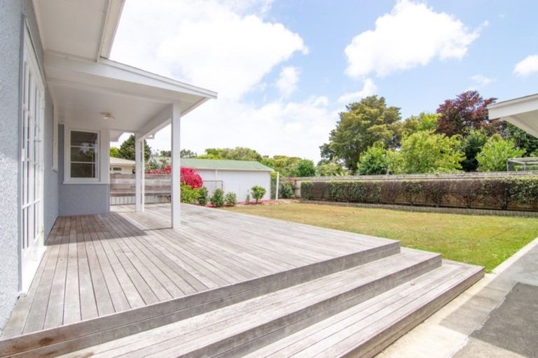 Photo of property in 583 Featherston Street, Roslyn, Palmerston North, 4414
