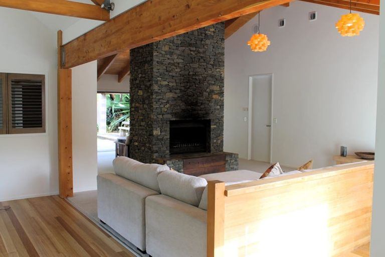 Photo of property in 56 Rewa Rewa Valley, Tairua, 3508