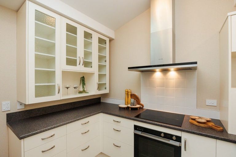 Photo of property in 18 Thomson Street, West End, Palmerston North, 4412