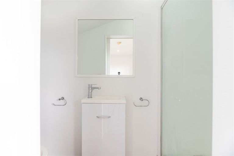 Photo of property in Lakeview Terrace, 22/14 Ambrico Place, New Lynn, Auckland, 0600