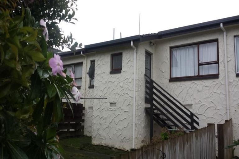 Photo of property in 5/550 Glenfield Road, Glenfield, Auckland, 0629
